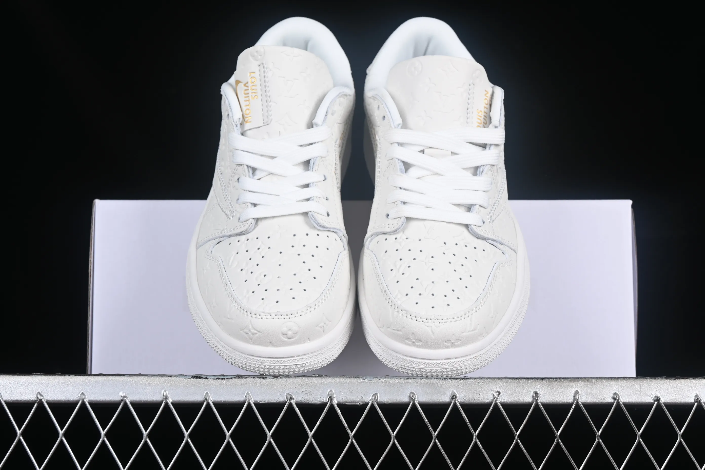 All categories Air Jordan Jordan series basketball shoes Air Jordan 1 Low LV x Travis Scott x Air Jordan 1 Low OG AJ1 Joe 1 undercut low top 1A9V87